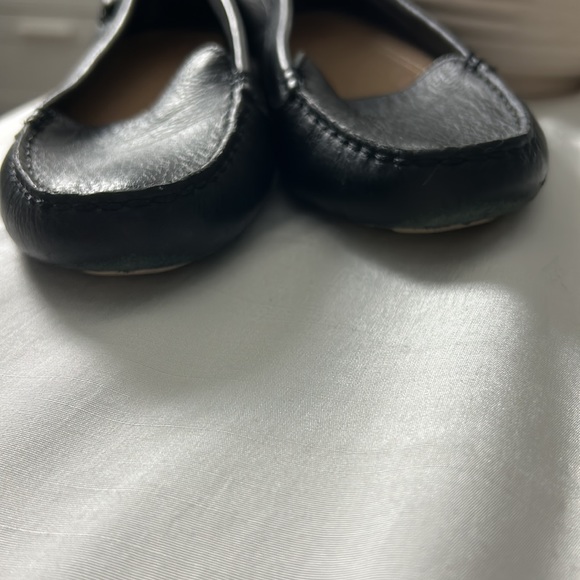 UGG women’s moccasins black leather size 8.5 - Picture 6 of 8